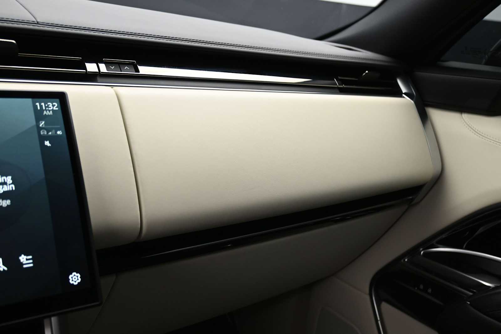 2023 Land Rover Range Rover SE - Photo 16