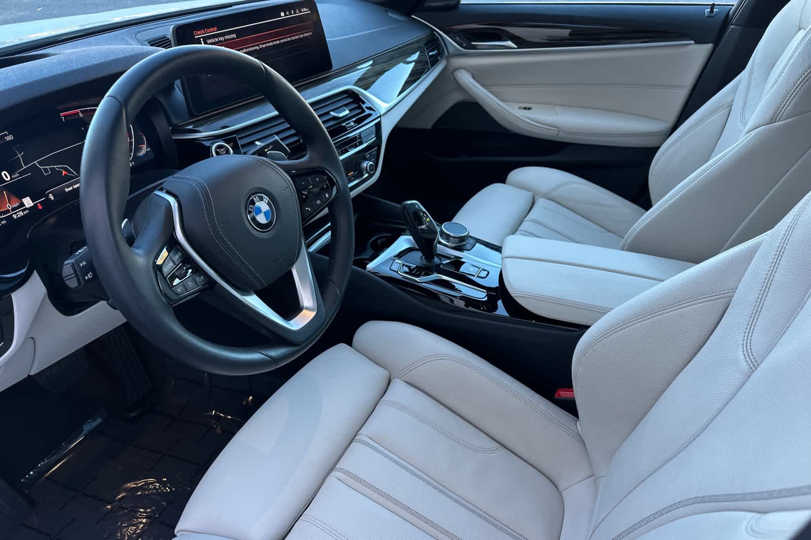 Thumbnail: 2023 BMW 5 Series - 11