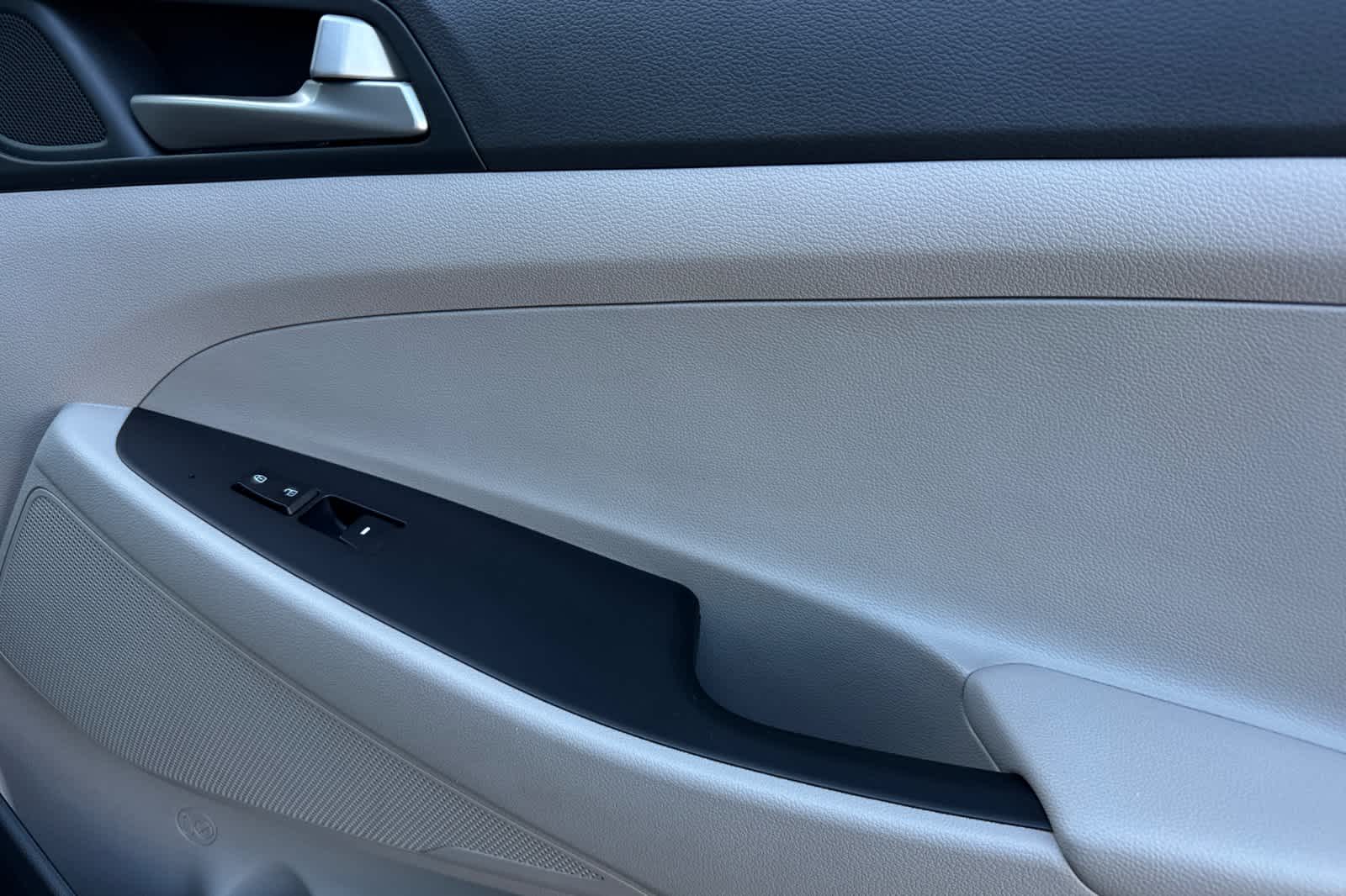 Thumbnail: 2018 Hyundai Tucson - 18