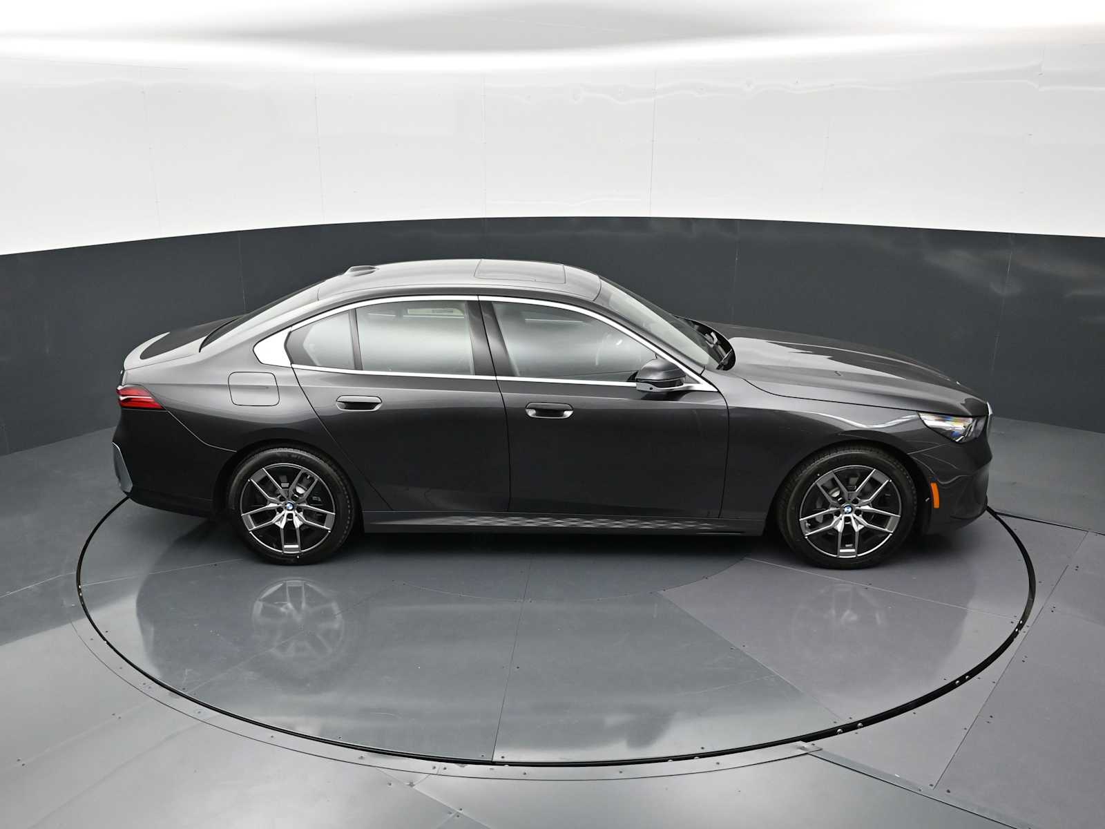 Thumbnail: 2026 BMW 5 Series - 19