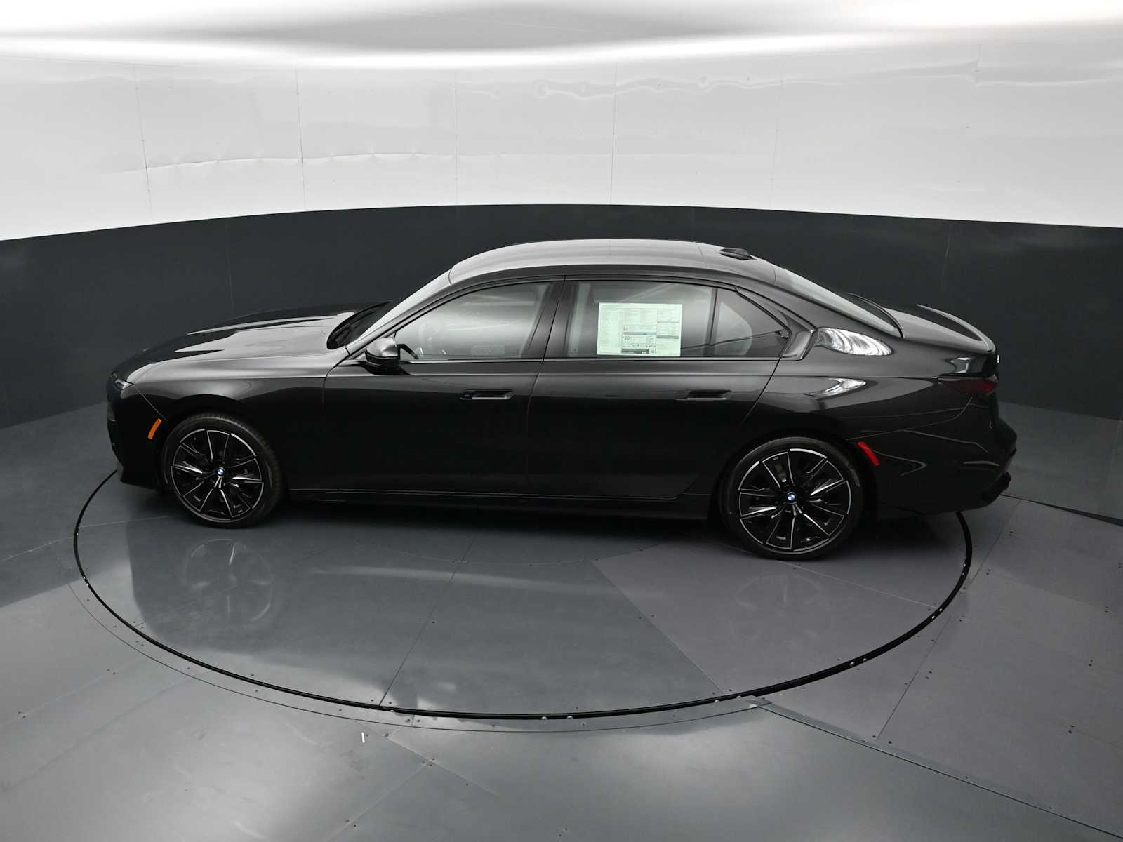 Thumbnail: 2026 BMW 7 Series - 24