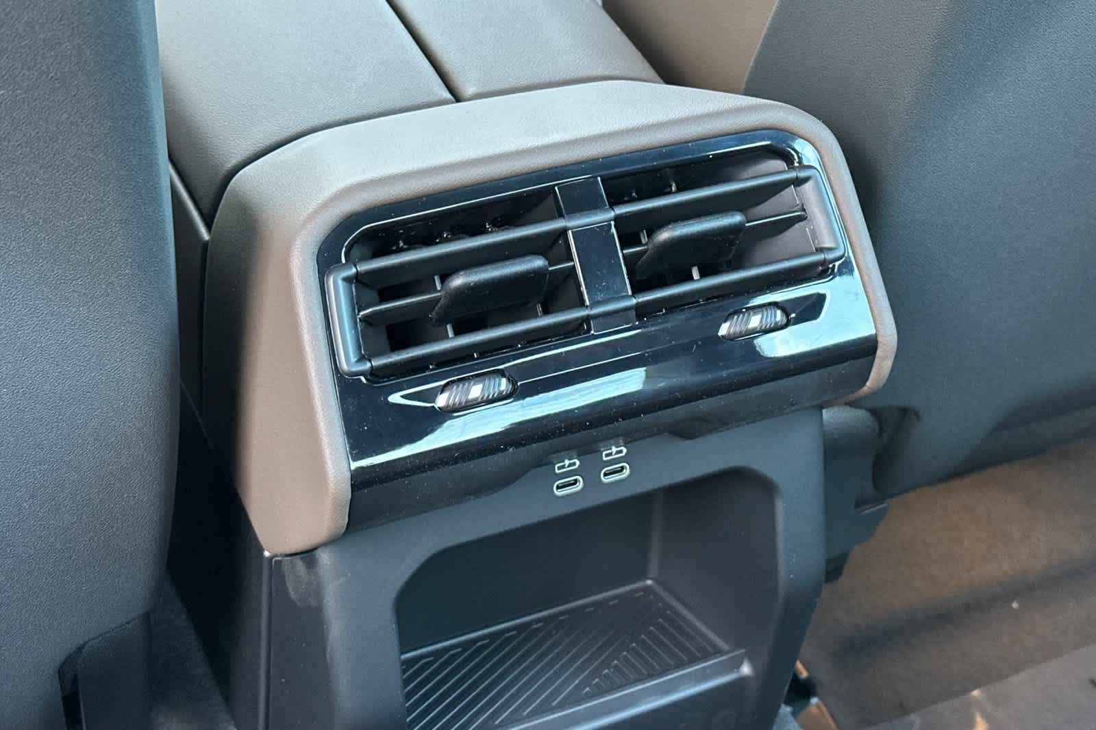 Thumbnail: 2026 BMW 5 Series - 16