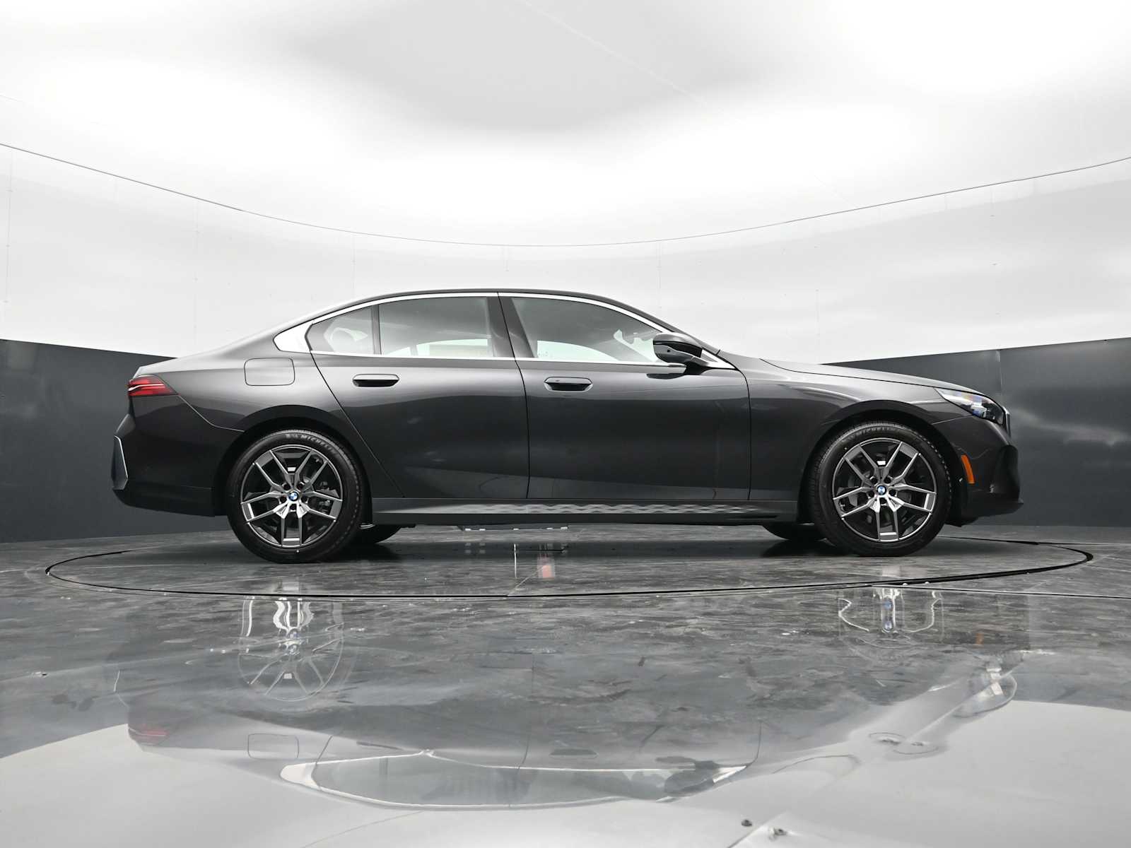 Thumbnail: 2026 BMW 5 Series - 27