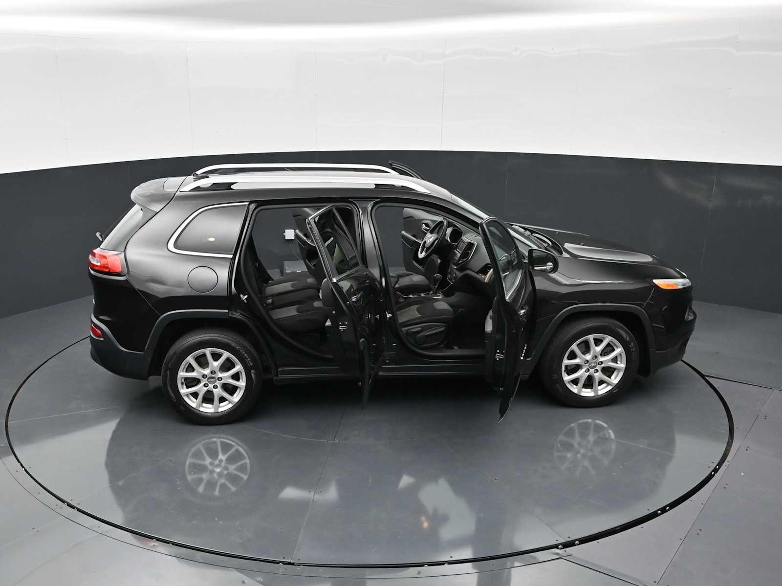 Thumbnail: 2014 Jeep Cherokee - 27