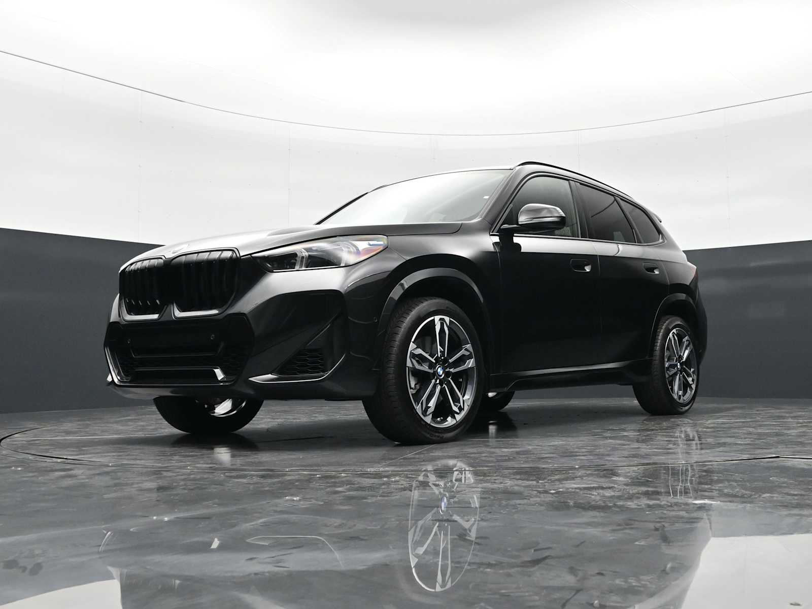 Thumbnail: 2023 BMW X1 - 24