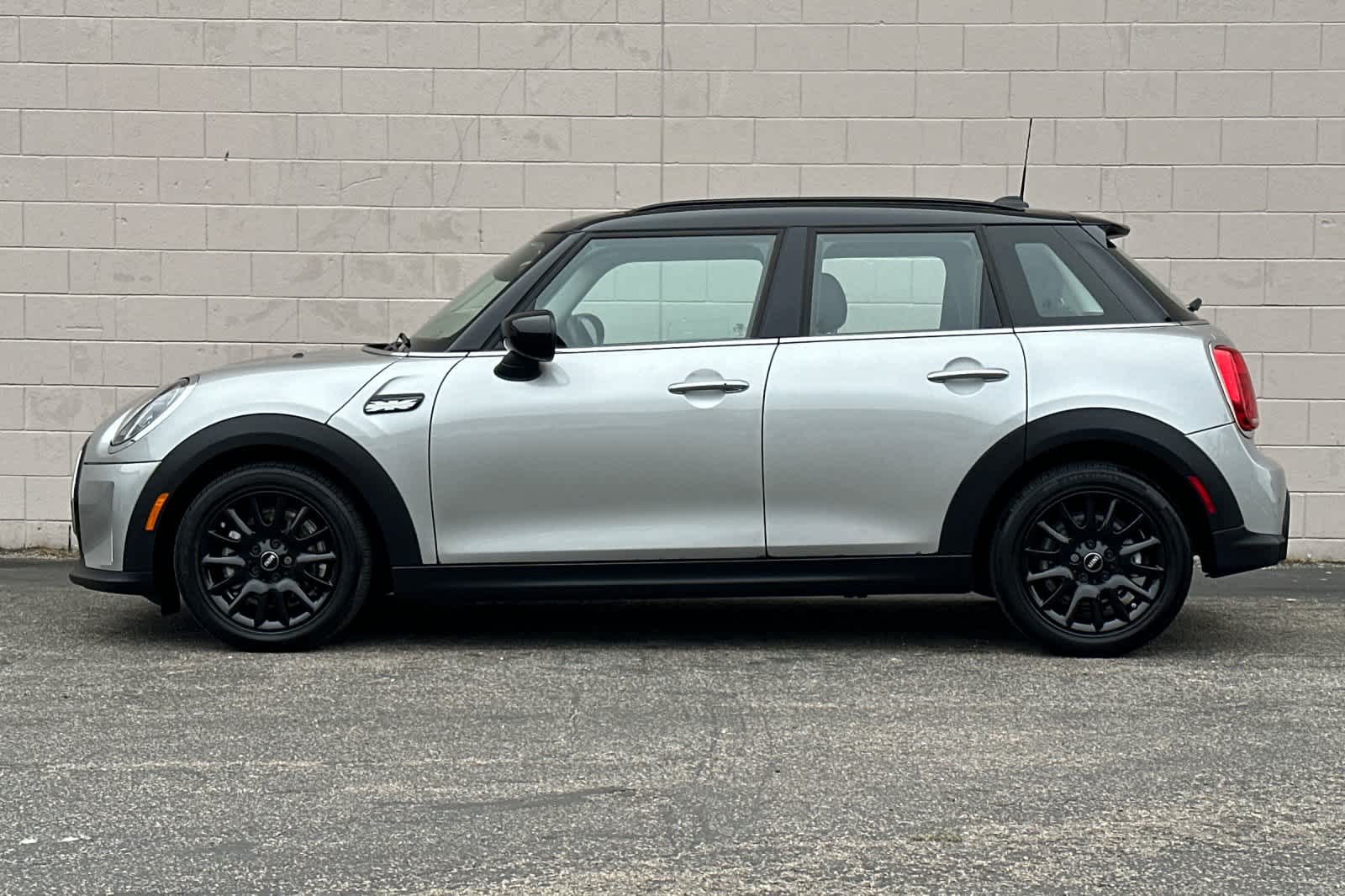 Thumbnail: 2024 MINI Cooper Hardtop - 9