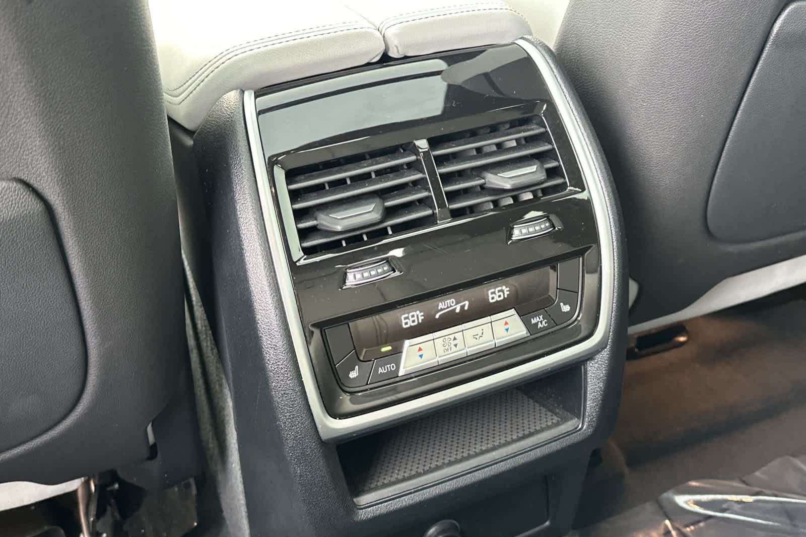 Thumbnail: 2023 BMW X6 - 14