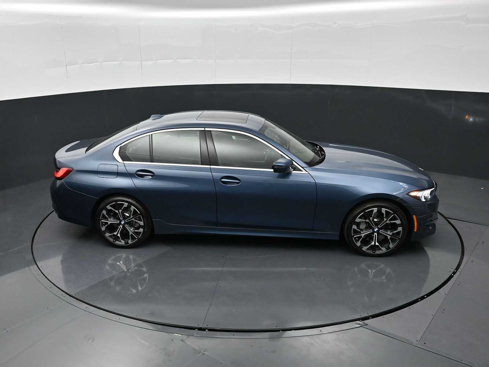 Thumbnail: 2026 BMW 3 Series - 20
