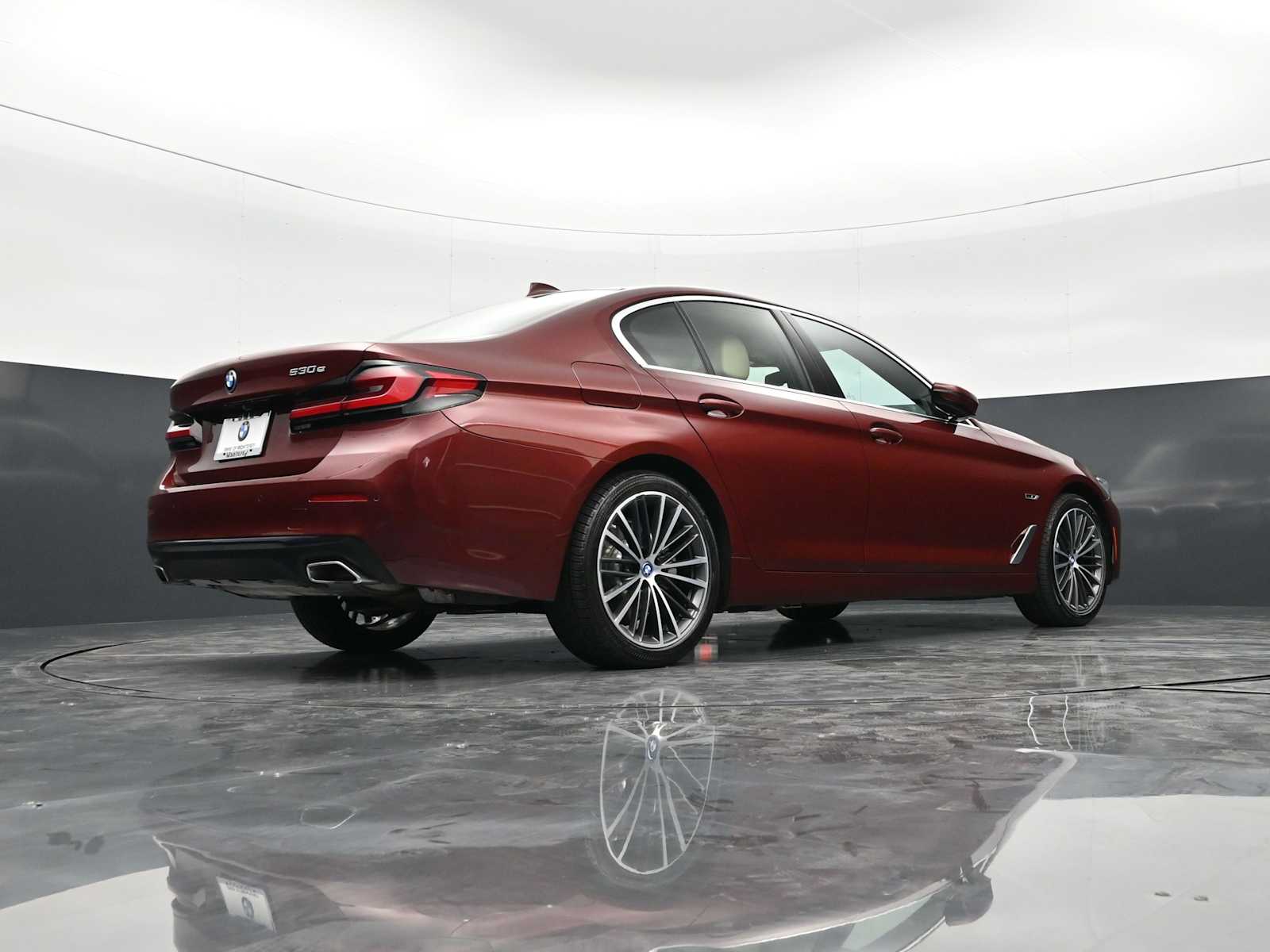 Thumbnail: 2023 BMW 5 Series - 27