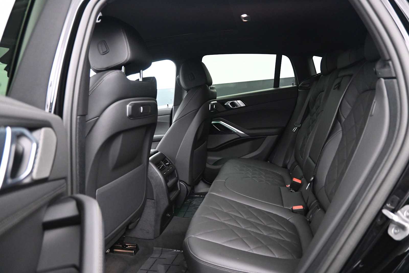 2026 BMW X6 40i - Photo 13