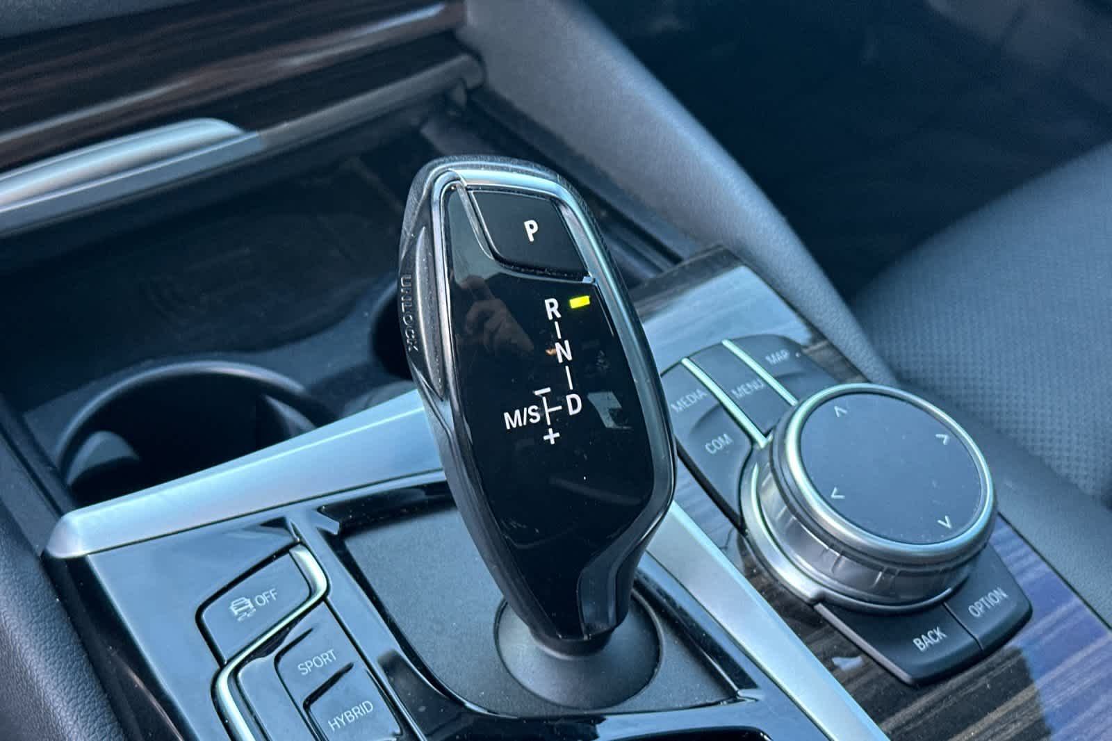 Thumbnail: 2023 BMW 5 Series - 25