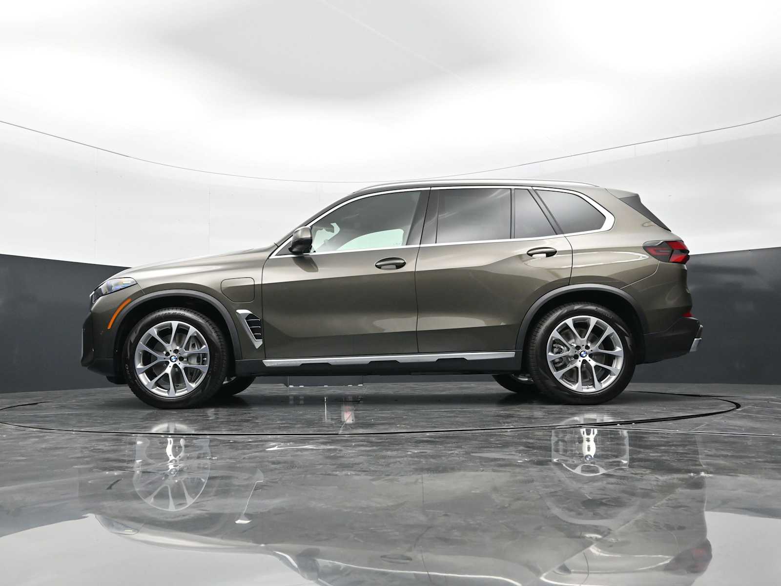 Thumbnail: 2026 BMW X5 - 32