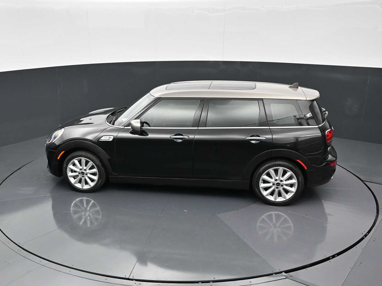 Thumbnail: 2024 MINI Cooper Clubman - 24