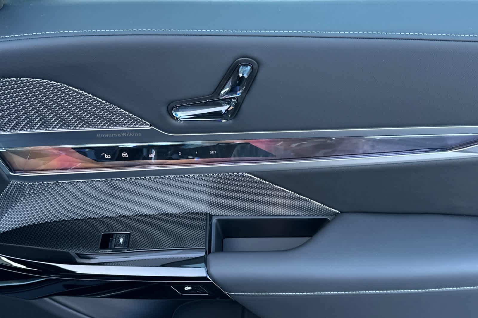 Thumbnail: 2025 BMW i7 - 19