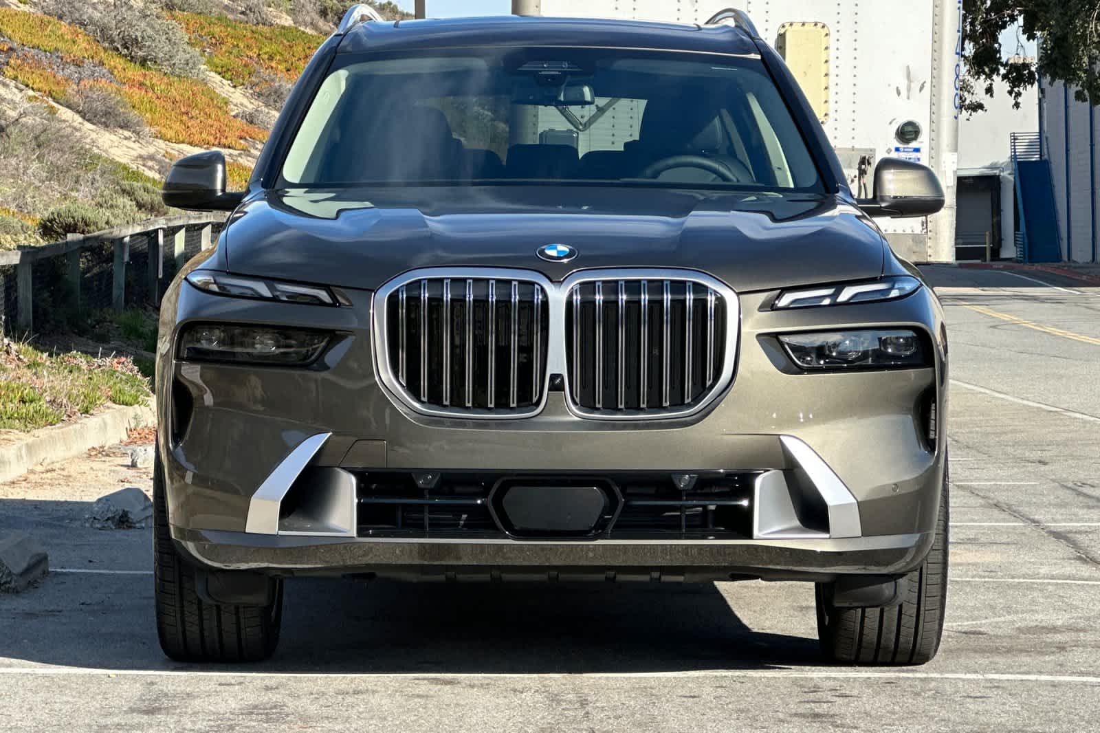 Thumbnail: 2026 BMW X7 - 10