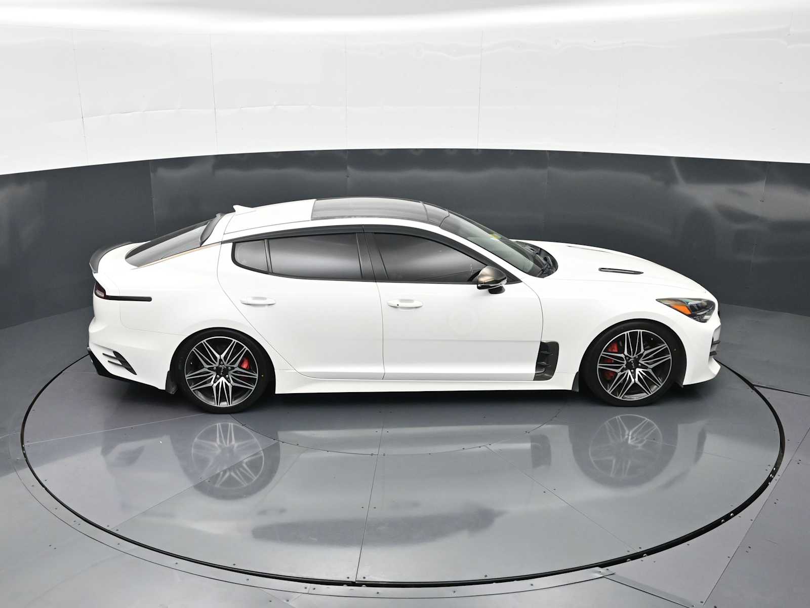2022 Kia Stinger GT1 - Photo 37