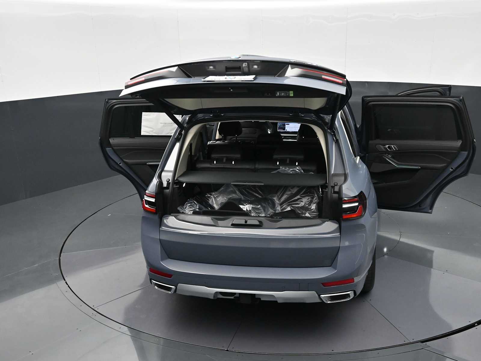 Thumbnail: 2026 BMW X7 - 35
