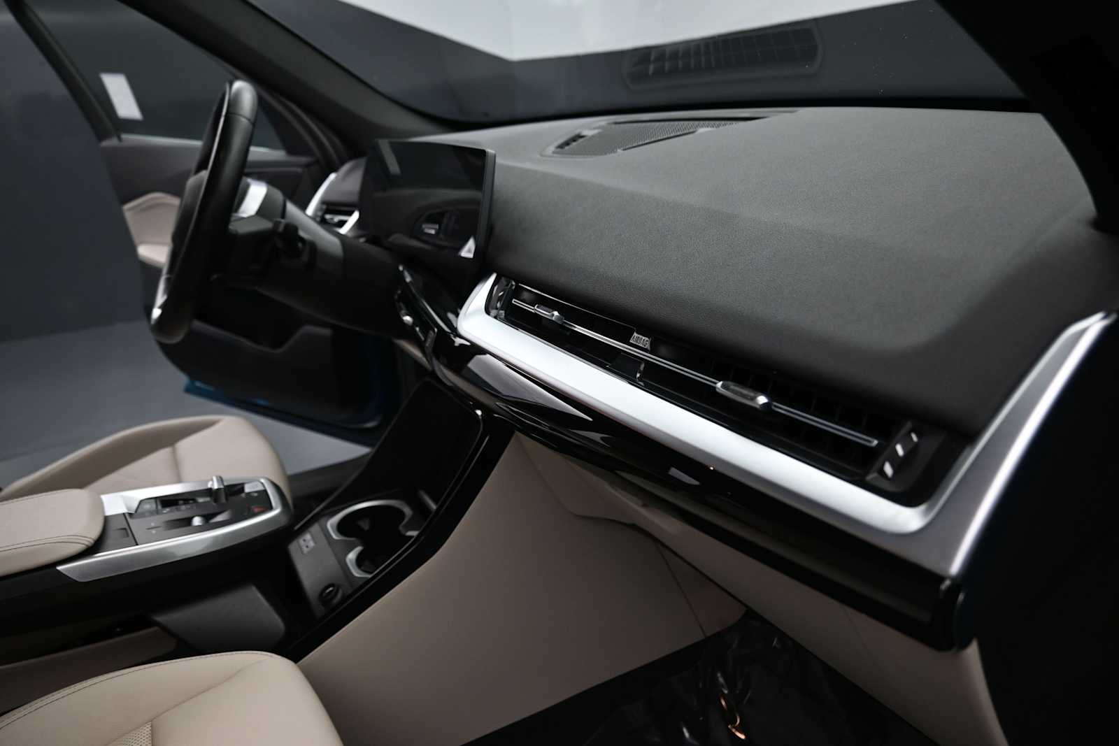 2023 BMW X1 28i - Photo 15