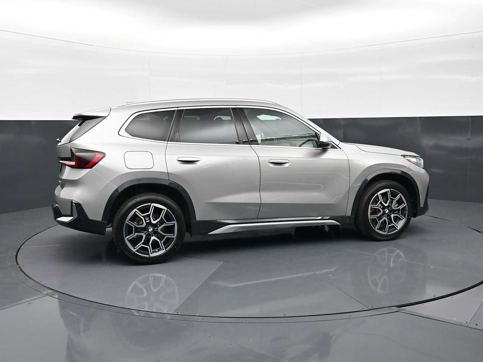 Thumbnail: 2026 BMW X1 - 2