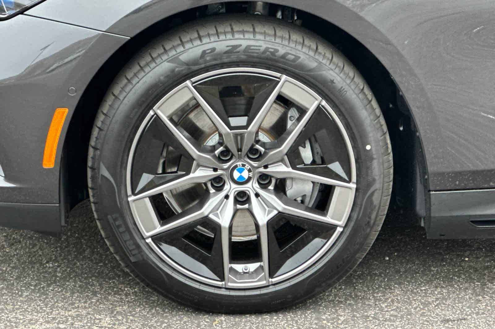 Thumbnail: 2026 BMW i5 - 30