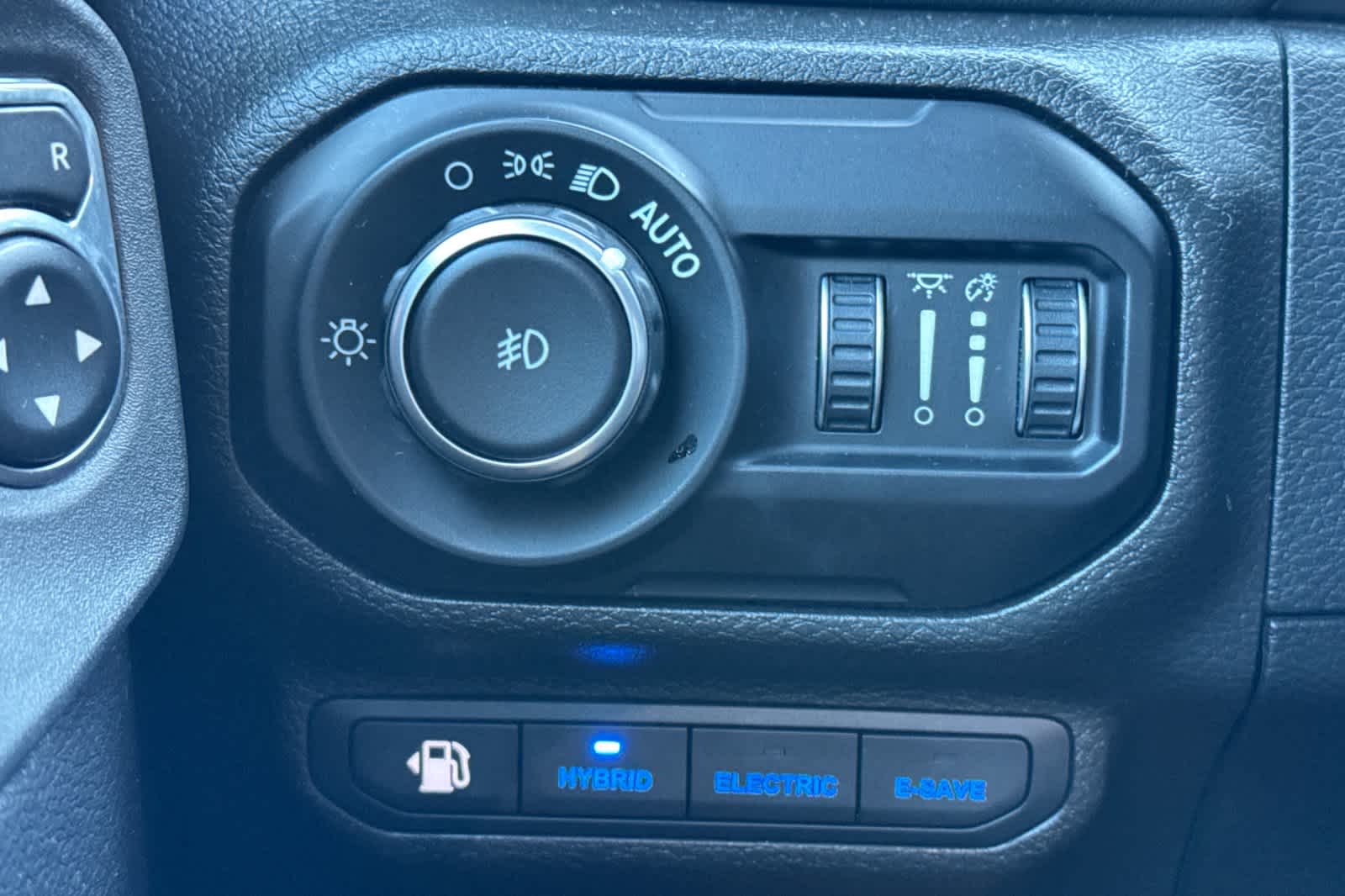 Thumbnail: 2021 Jeep Wrangler - 31