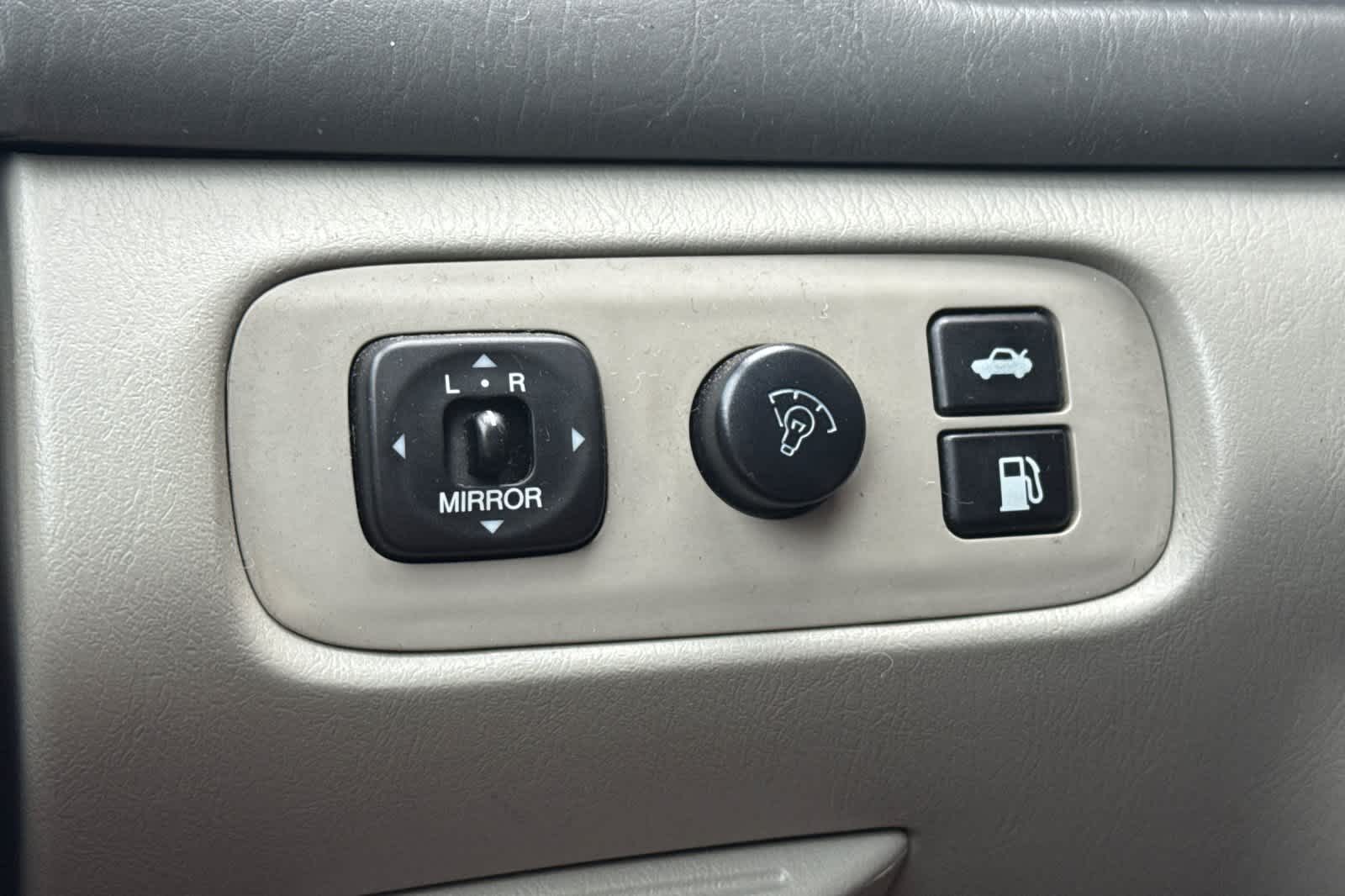 Thumbnail: 2001 Lexus ES - 26