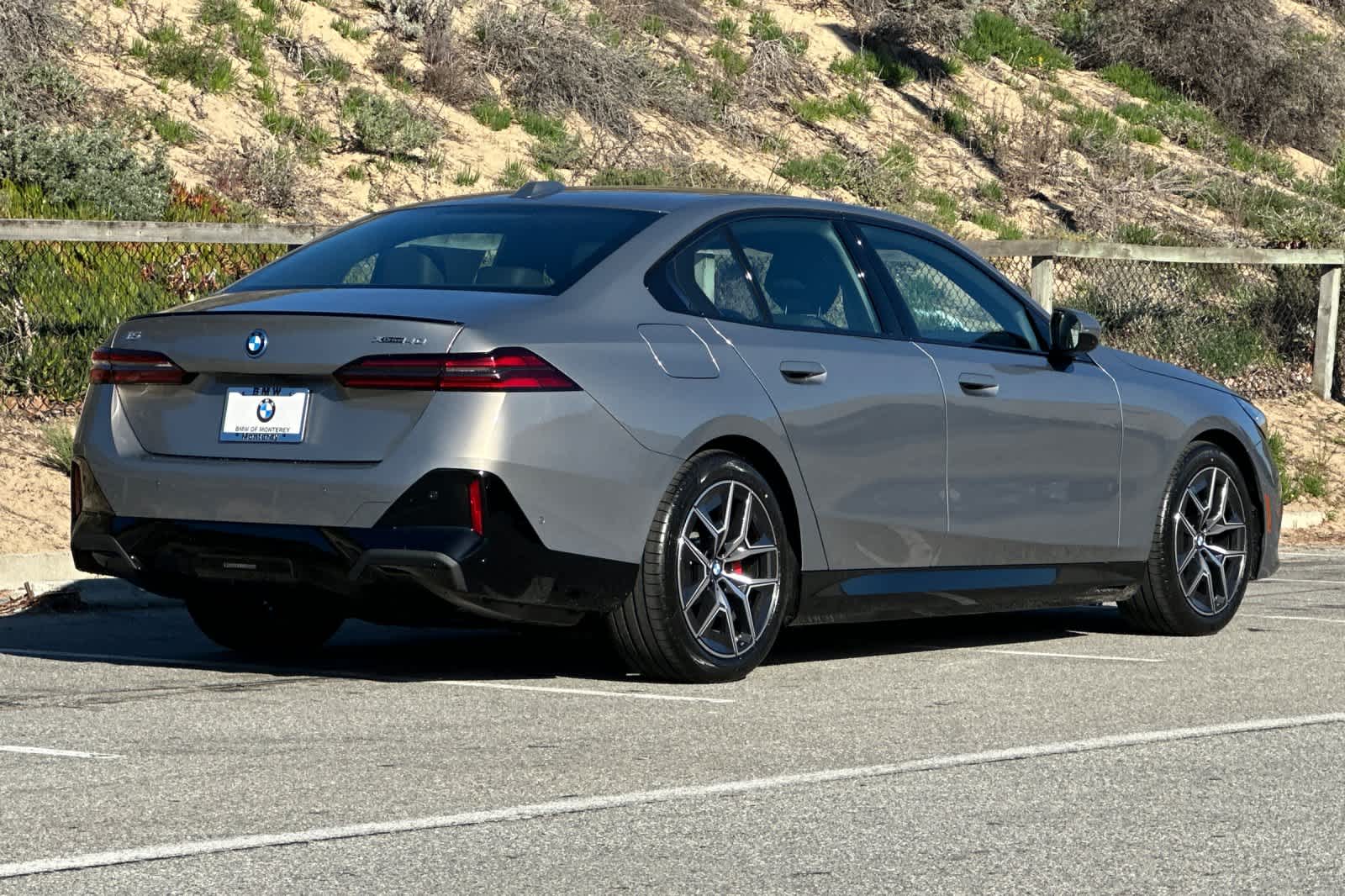 Thumbnail: 2026 BMW i5 - 2