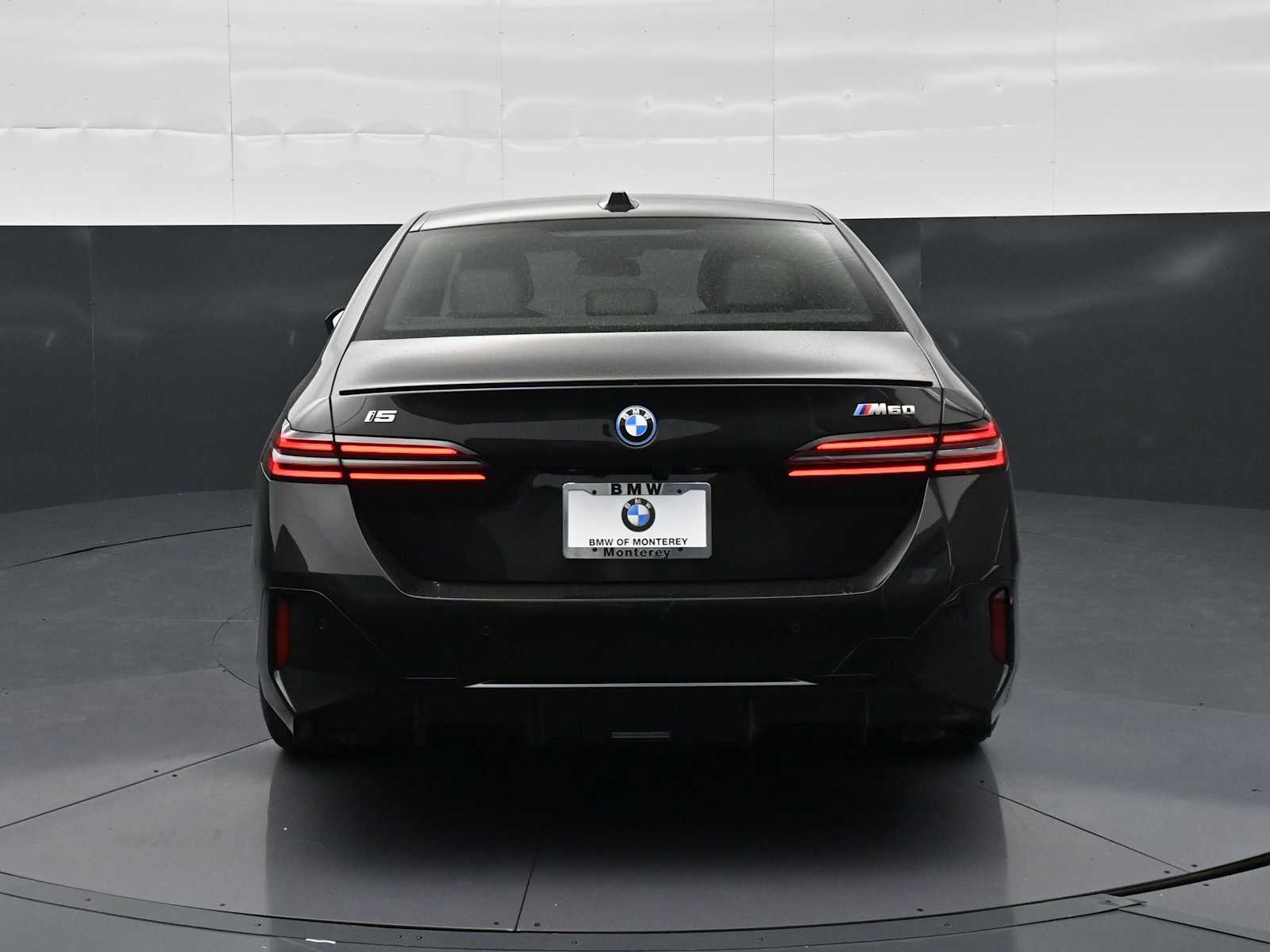 Thumbnail: 2026 BMW i5 - 6