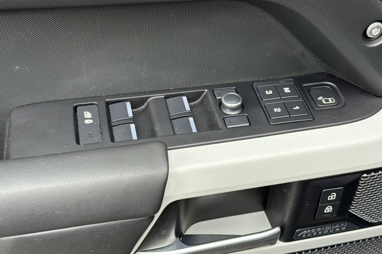 Thumbnail: 2020 Land Rover Defender - 13