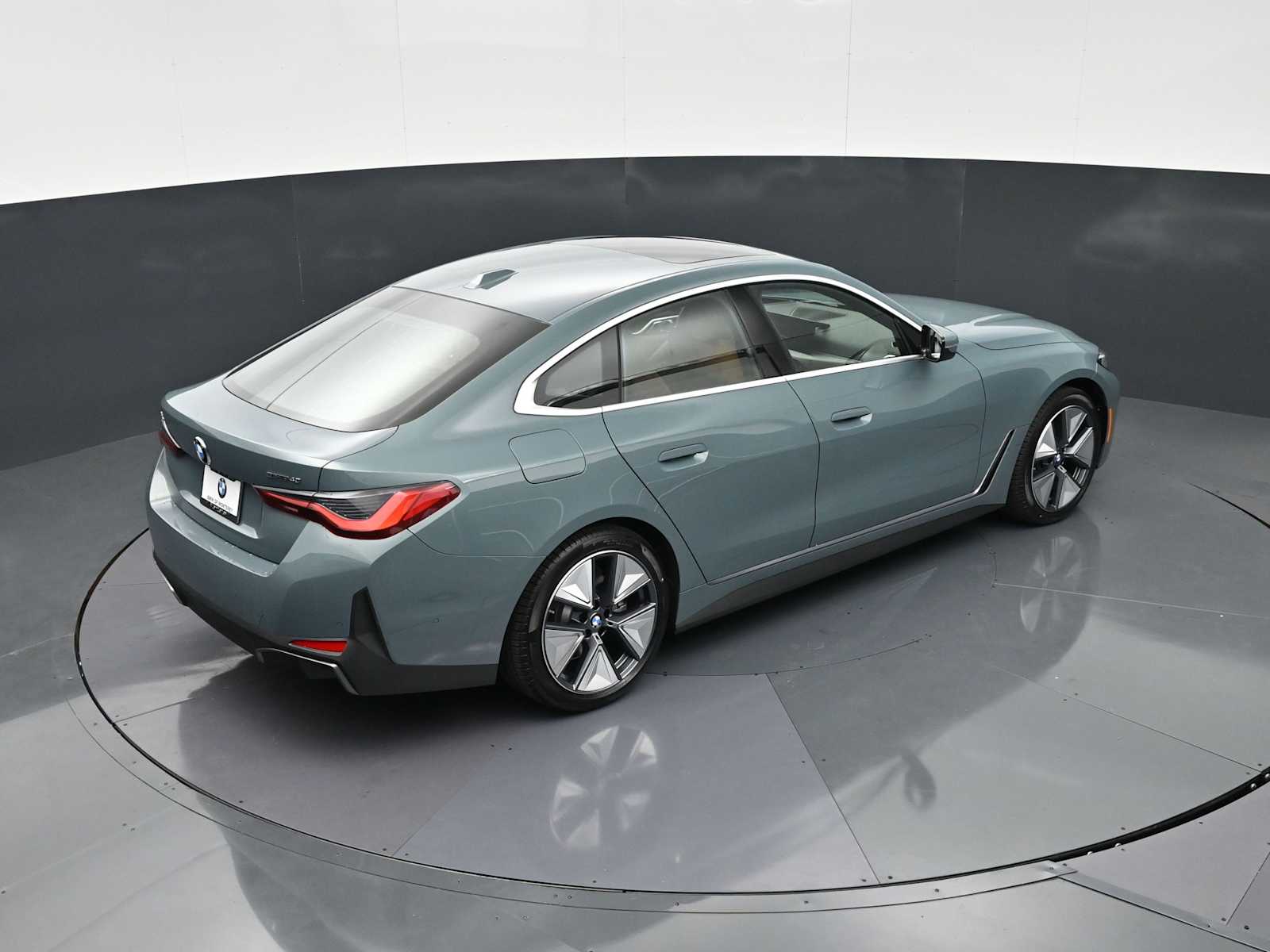 Thumbnail: 2026 BMW i4 - 12