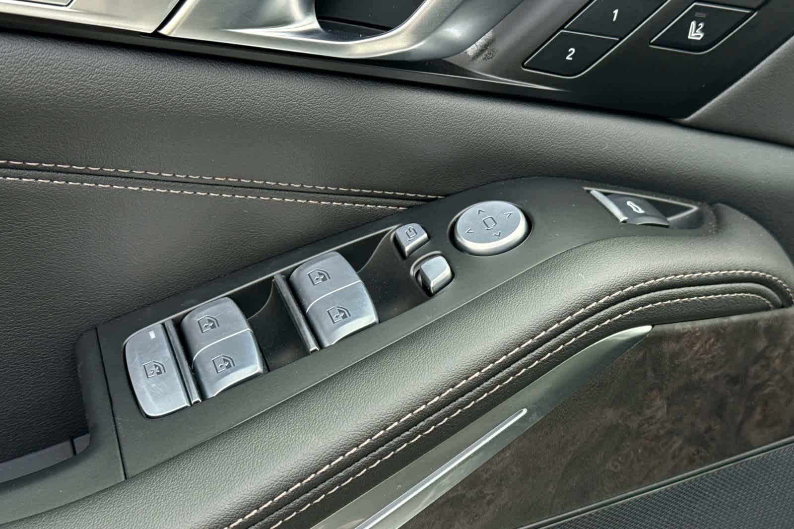 Thumbnail: 2026 BMW X7 - 14