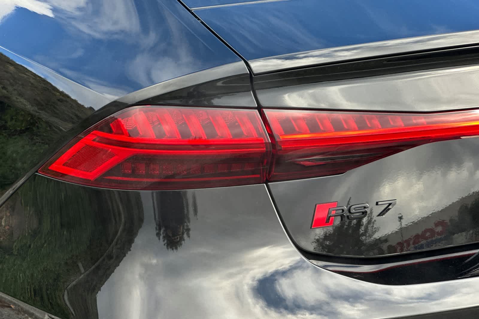 Thumbnail: 2024 Audi RS 7 - 32