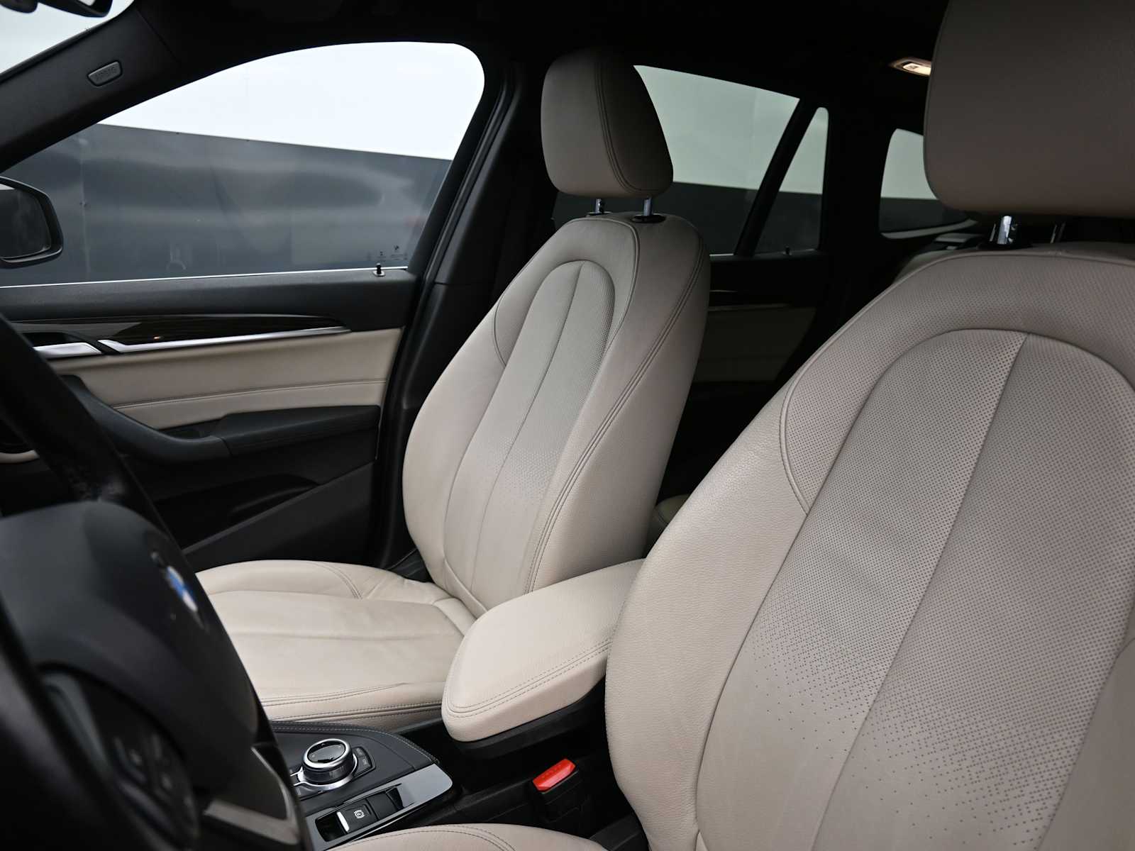 Thumbnail: 2016 BMW X1 - 13