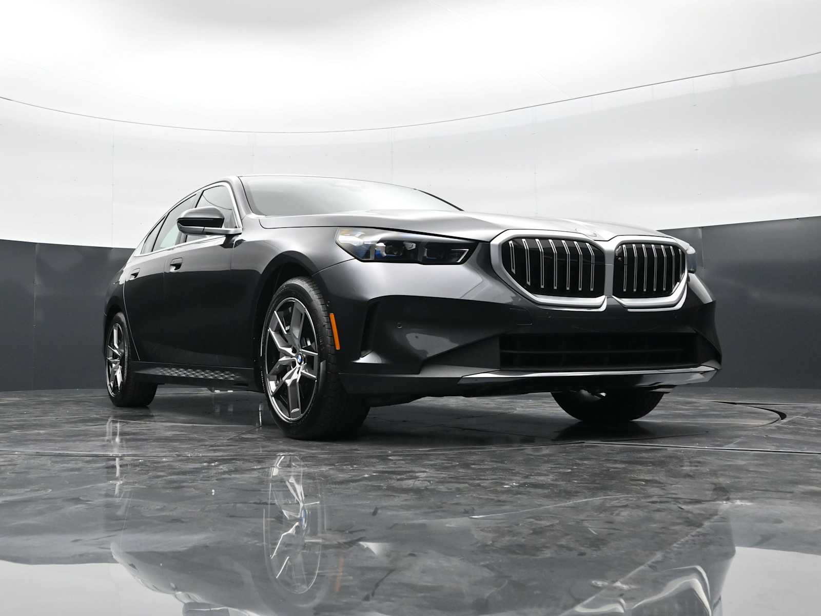Thumbnail: 2026 BMW 5 Series - 27