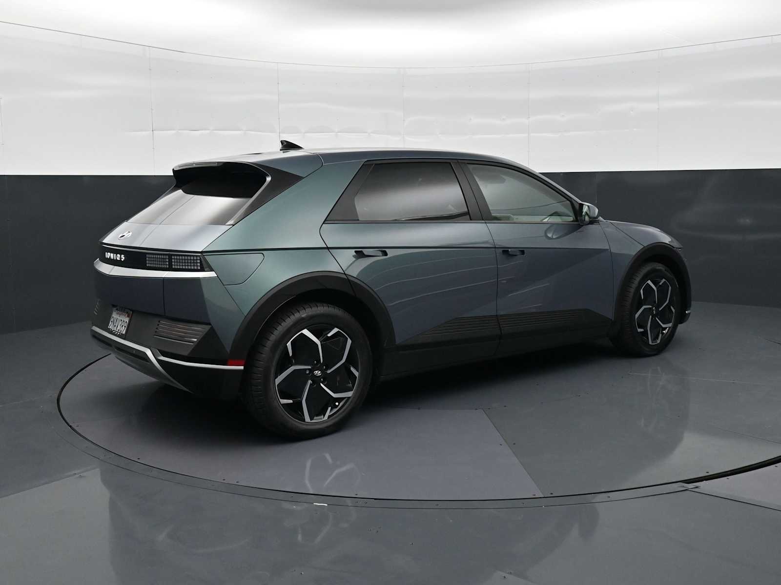 2024 Hyundai IONIQ 5 SE - Photo 5