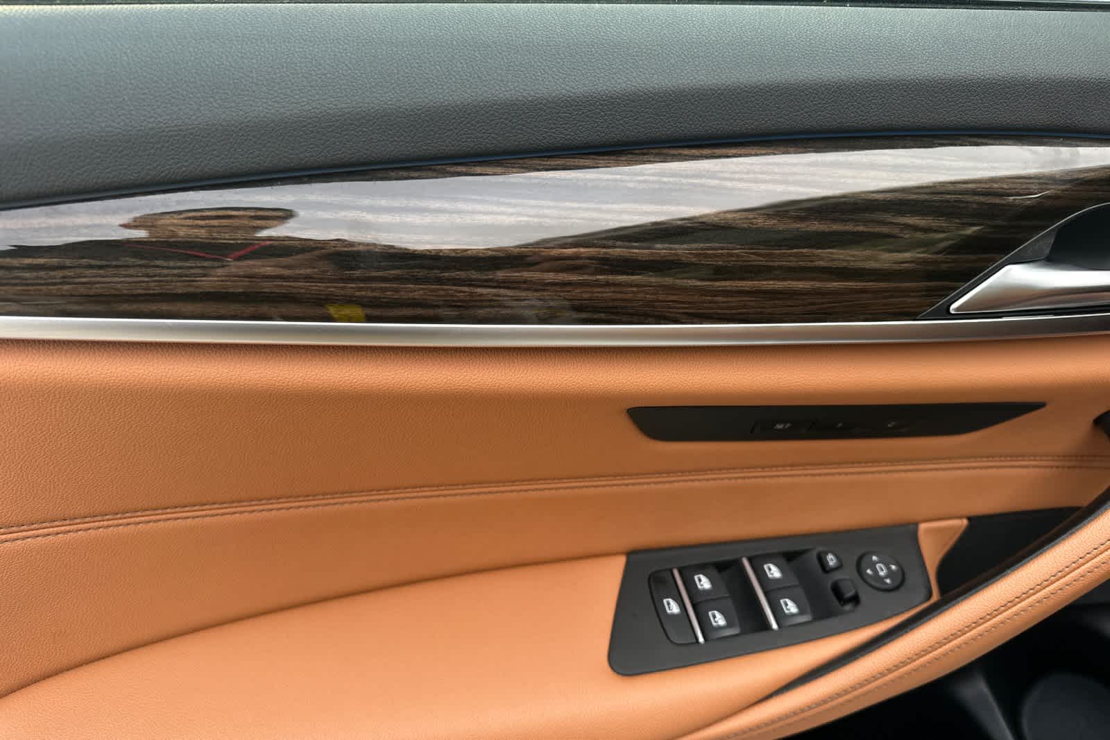 Thumbnail: 2023 BMW 5 Series - 12