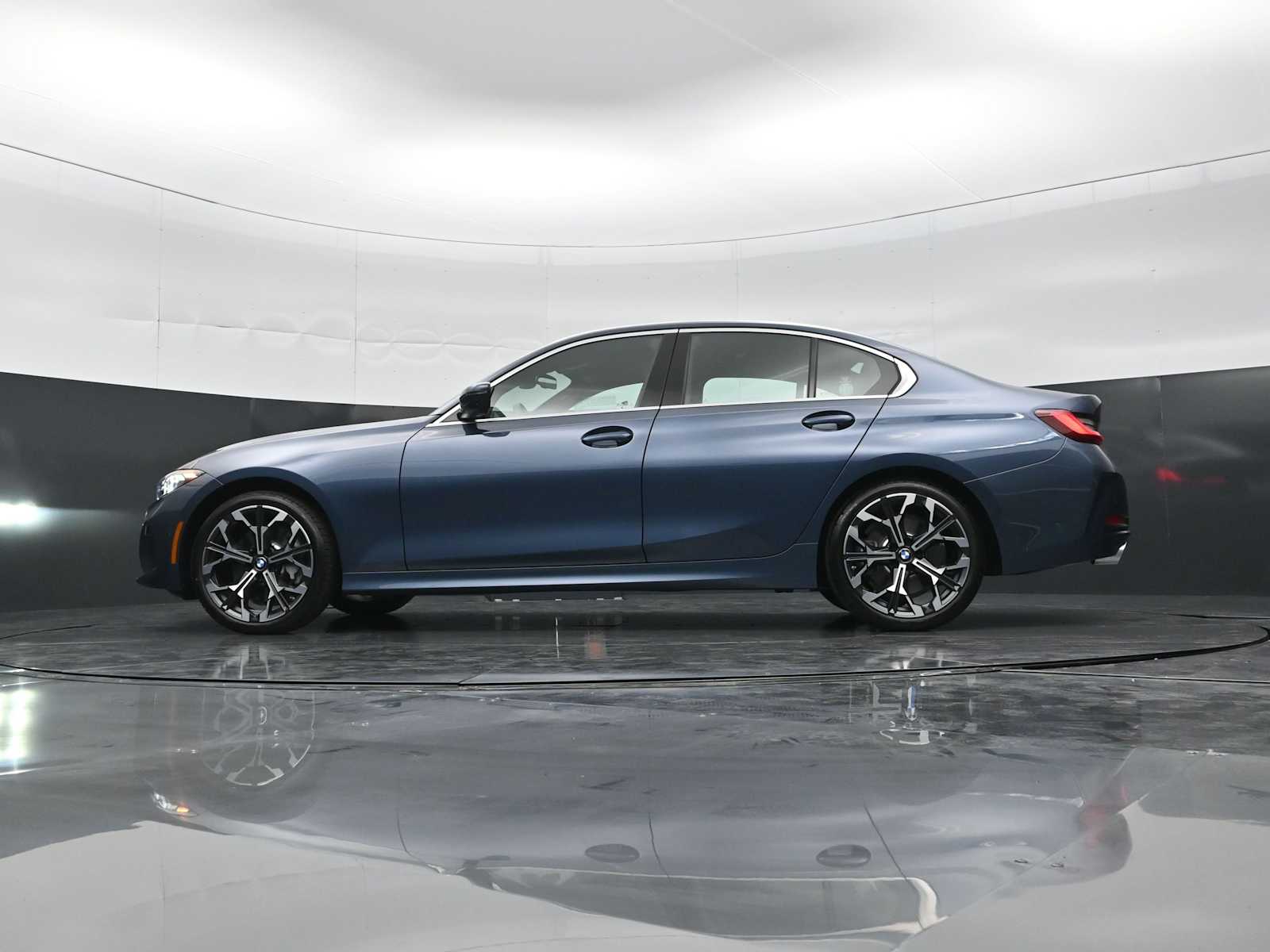 Thumbnail: 2026 BMW 3 Series - 32