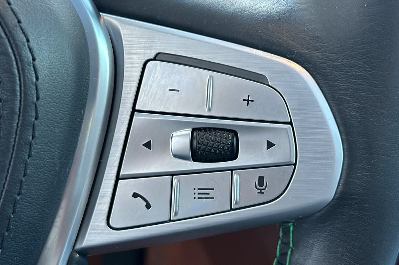 Thumbnail: 2021 BMW 7 Series - 28