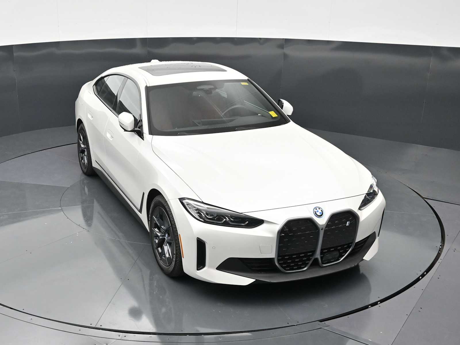 Thumbnail: 2023 BMW i4 - 11