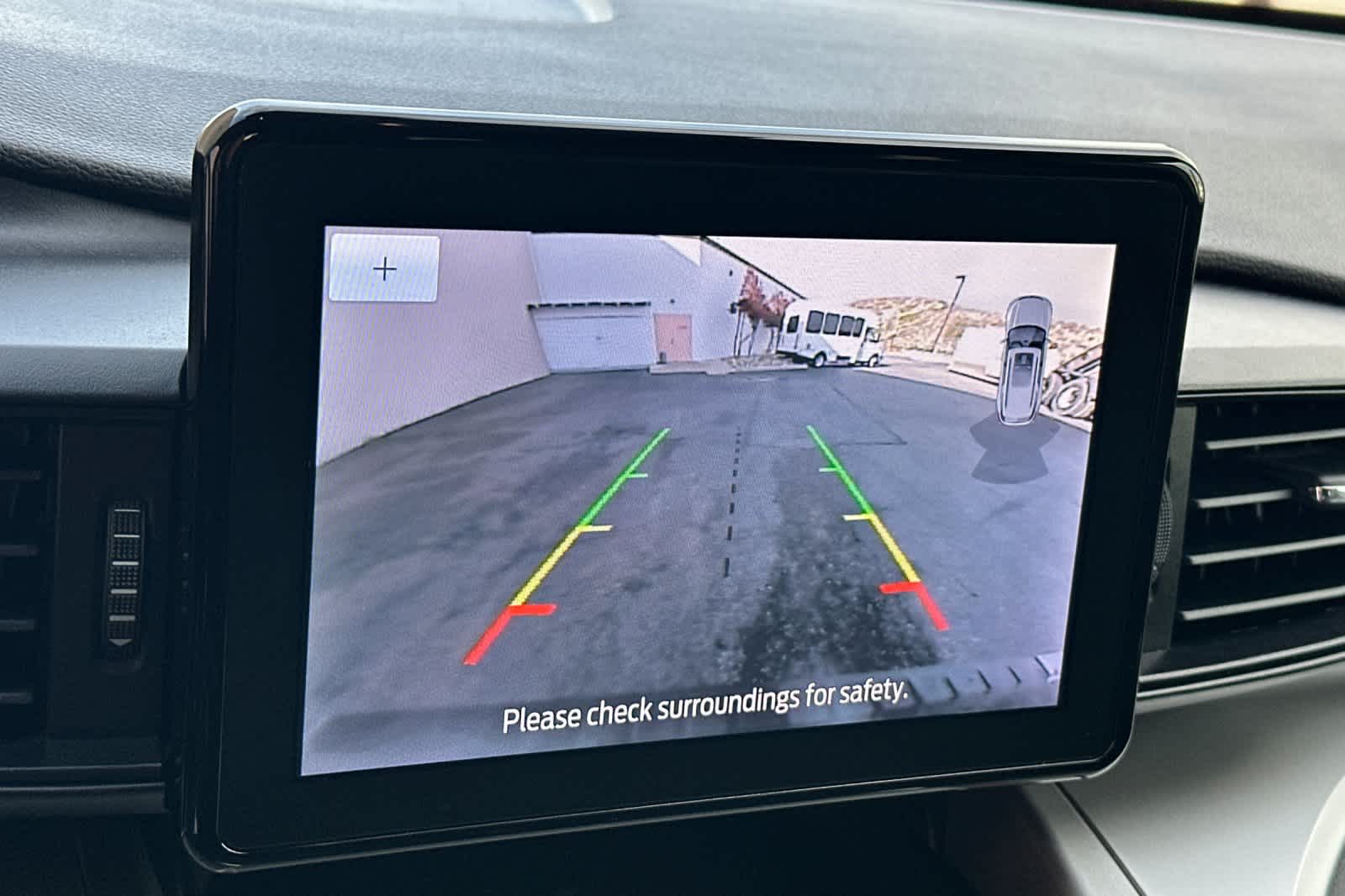 Thumbnail: 2022 Ford Explorer - 22