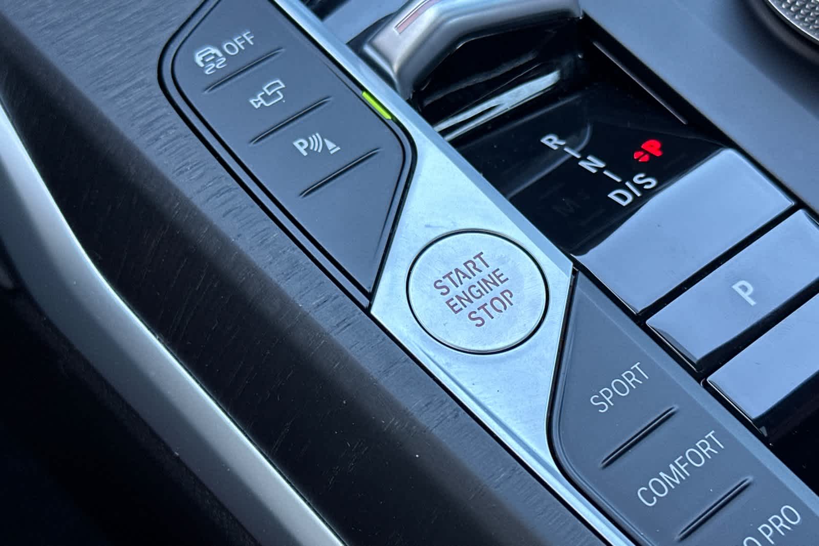 Thumbnail: 2024 BMW 3 Series - 24