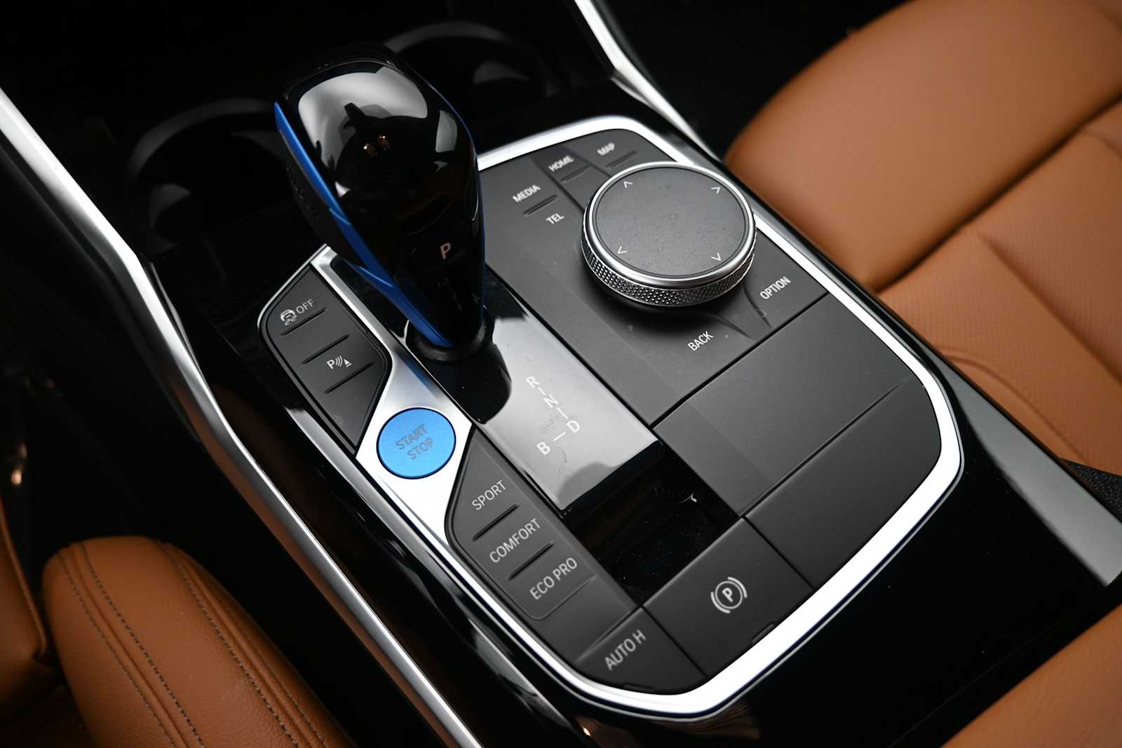 Thumbnail: 2023 BMW i4 - 12