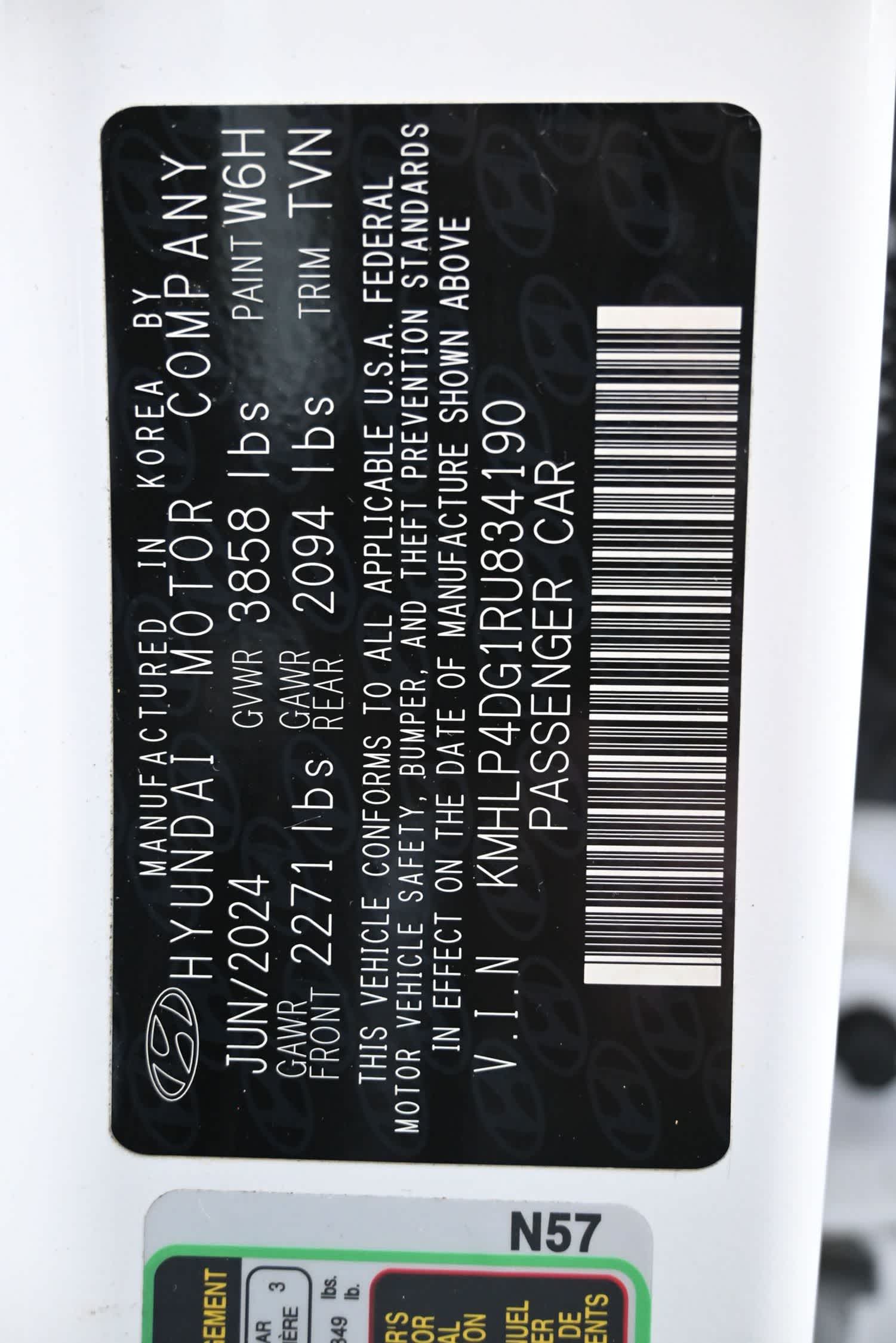 2024 Hyundai Elantra Limited - Photo 12