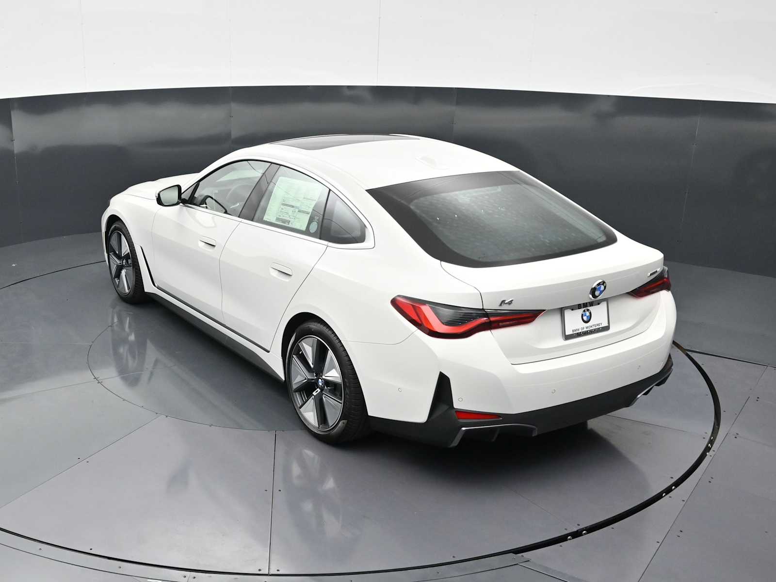 Thumbnail: 2026 BMW i4 - 23