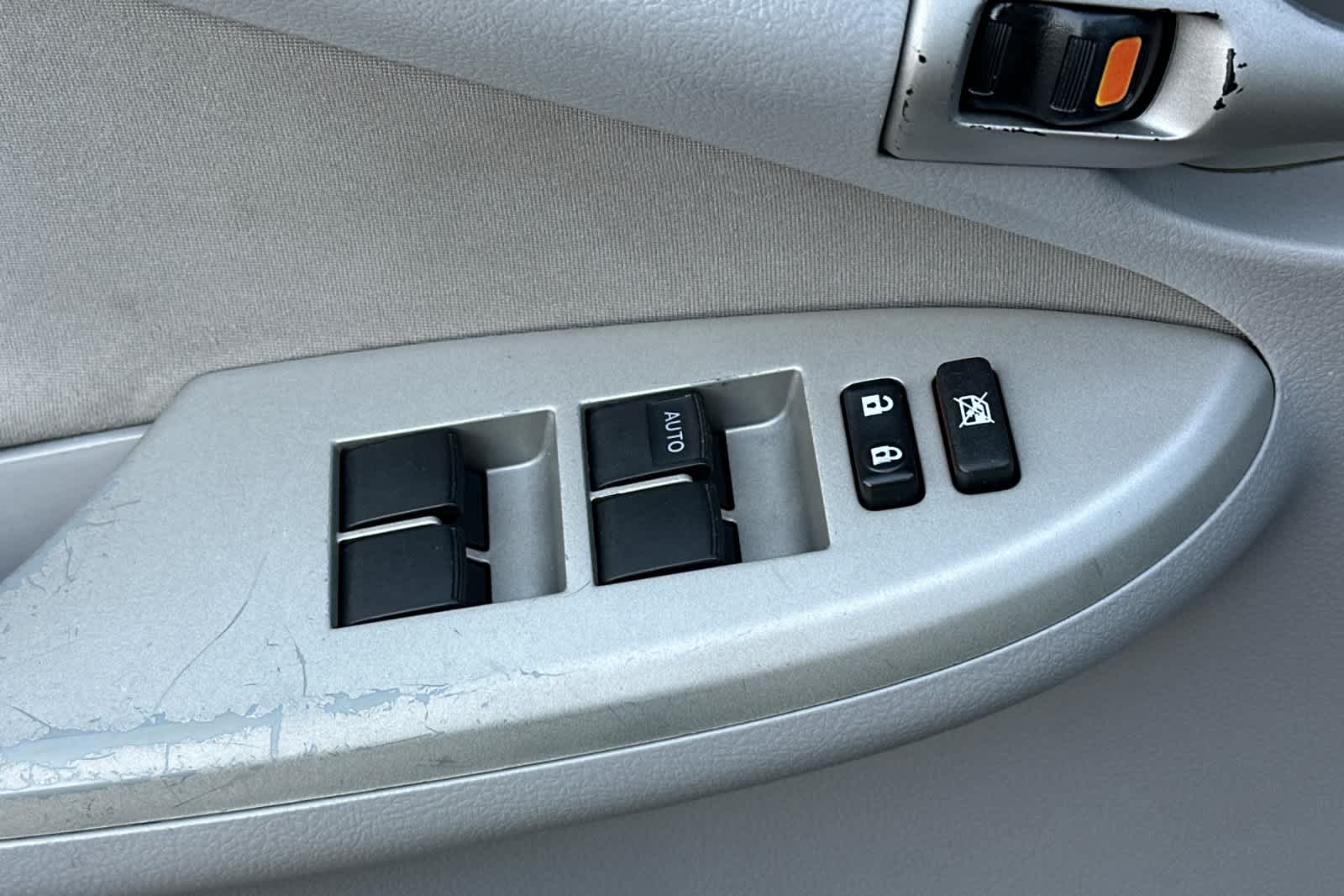 Thumbnail: 2011 Toyota Corolla - 13