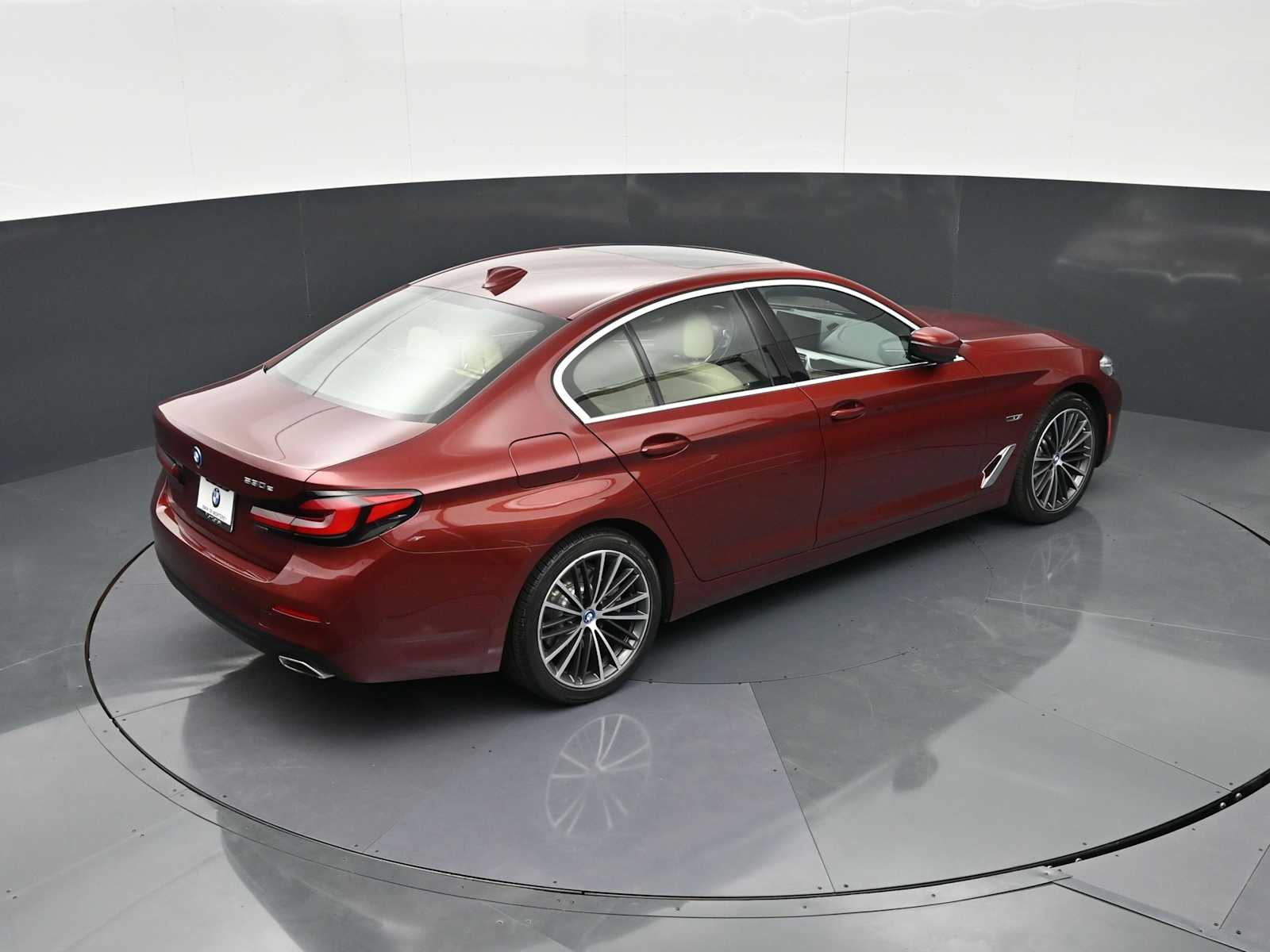 Thumbnail: 2023 BMW 5 Series - 19
