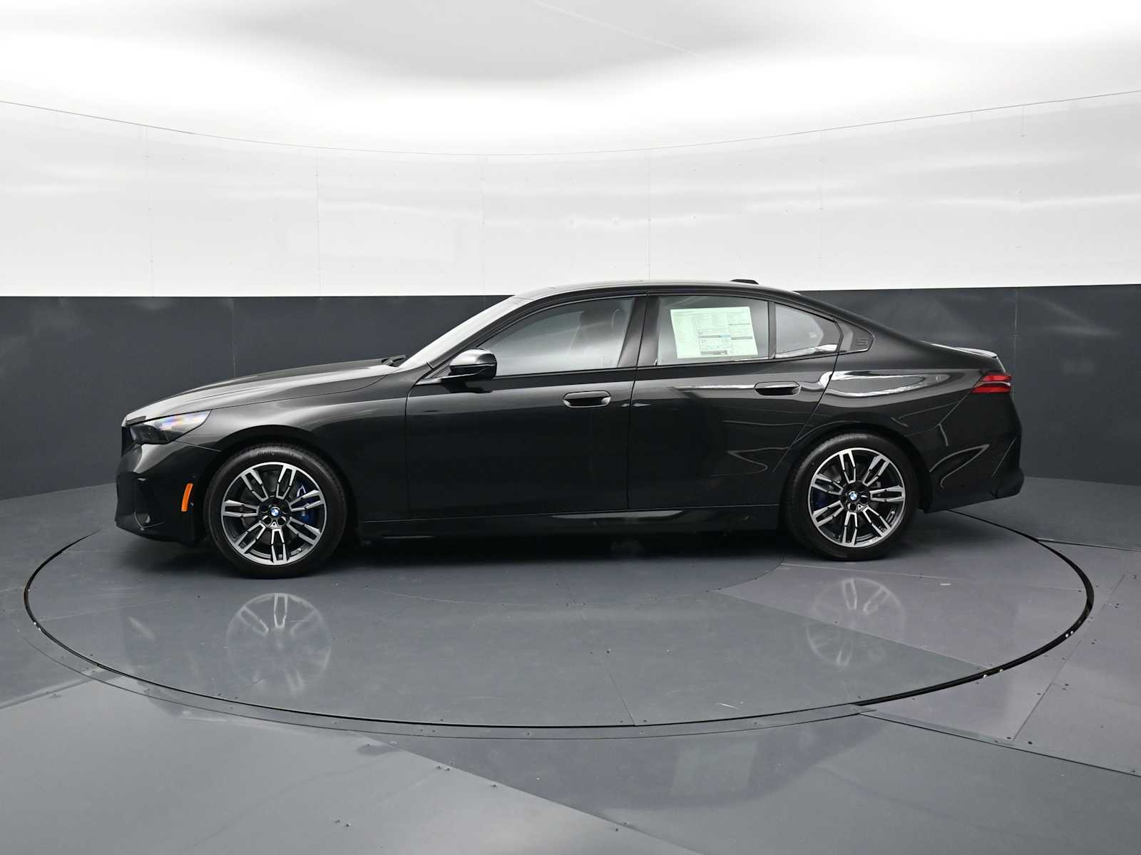 Thumbnail: 2026 BMW 5 Series - 8