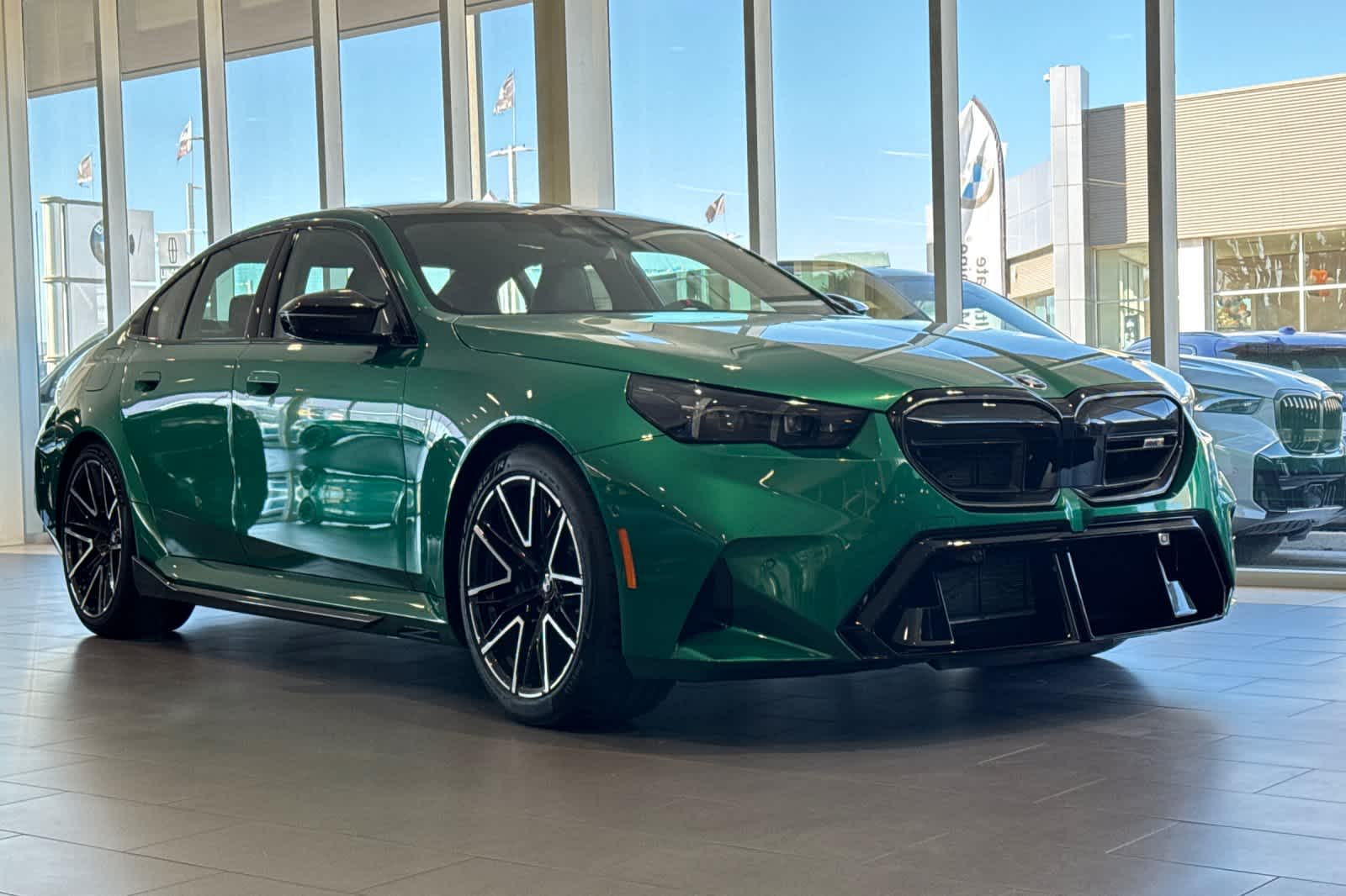 Thumbnail: 2026 BMW M5 - 9