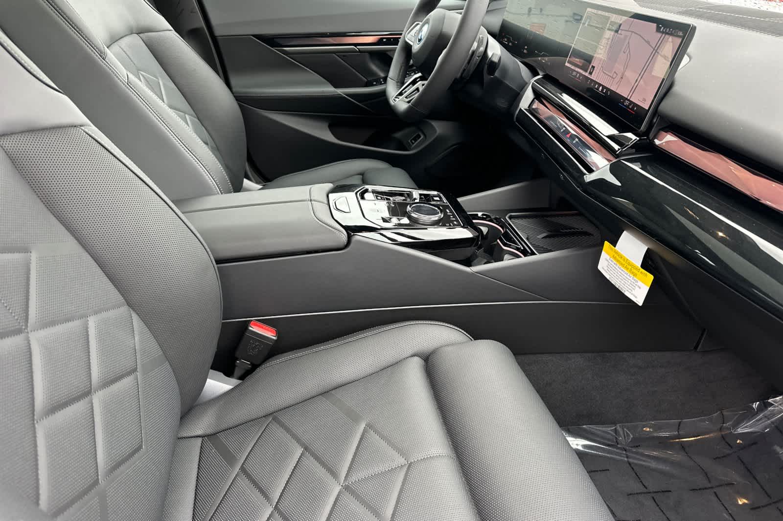 Thumbnail: 2026 BMW 5 Series - 17