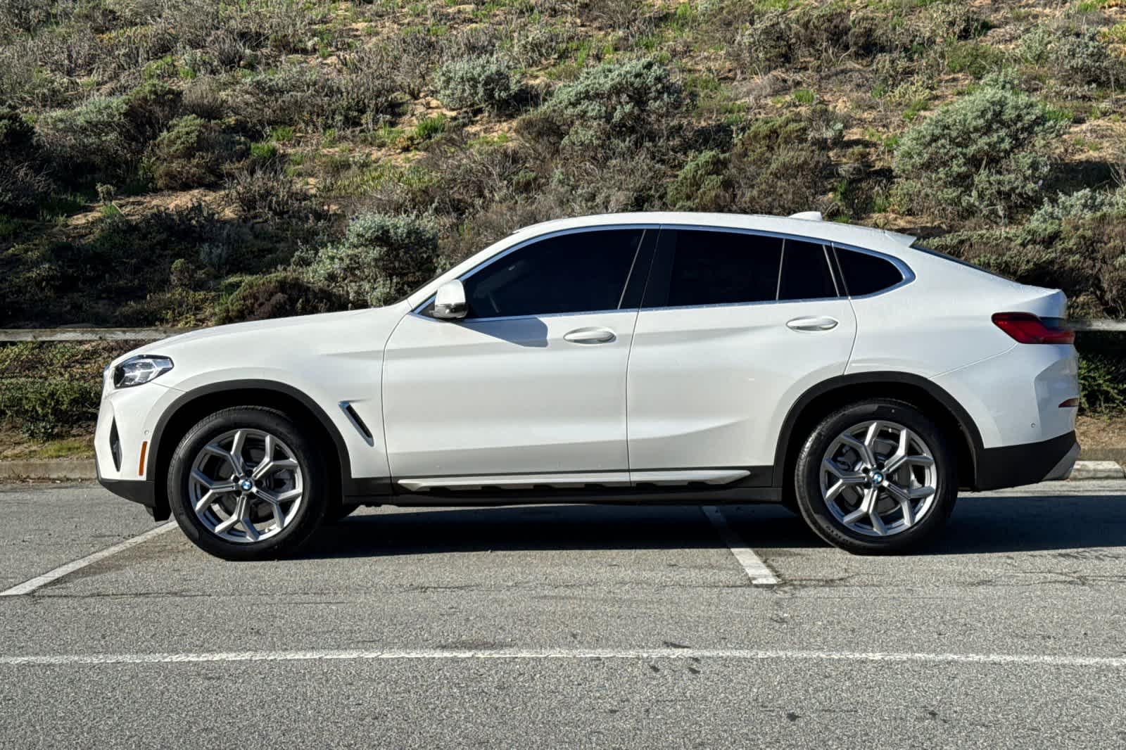 Thumbnail: 2024 BMW X4 - 9